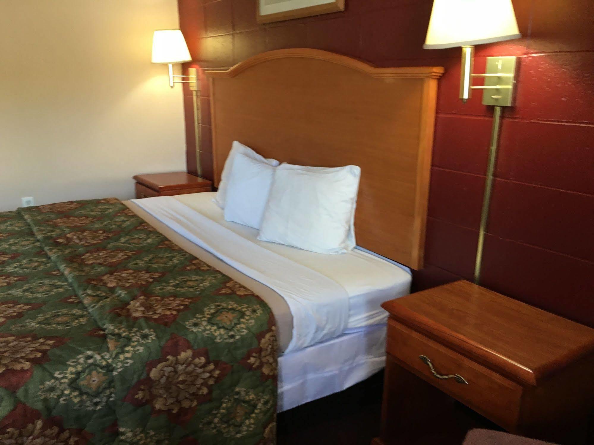 Budget Inn Carthage Buitenkant foto